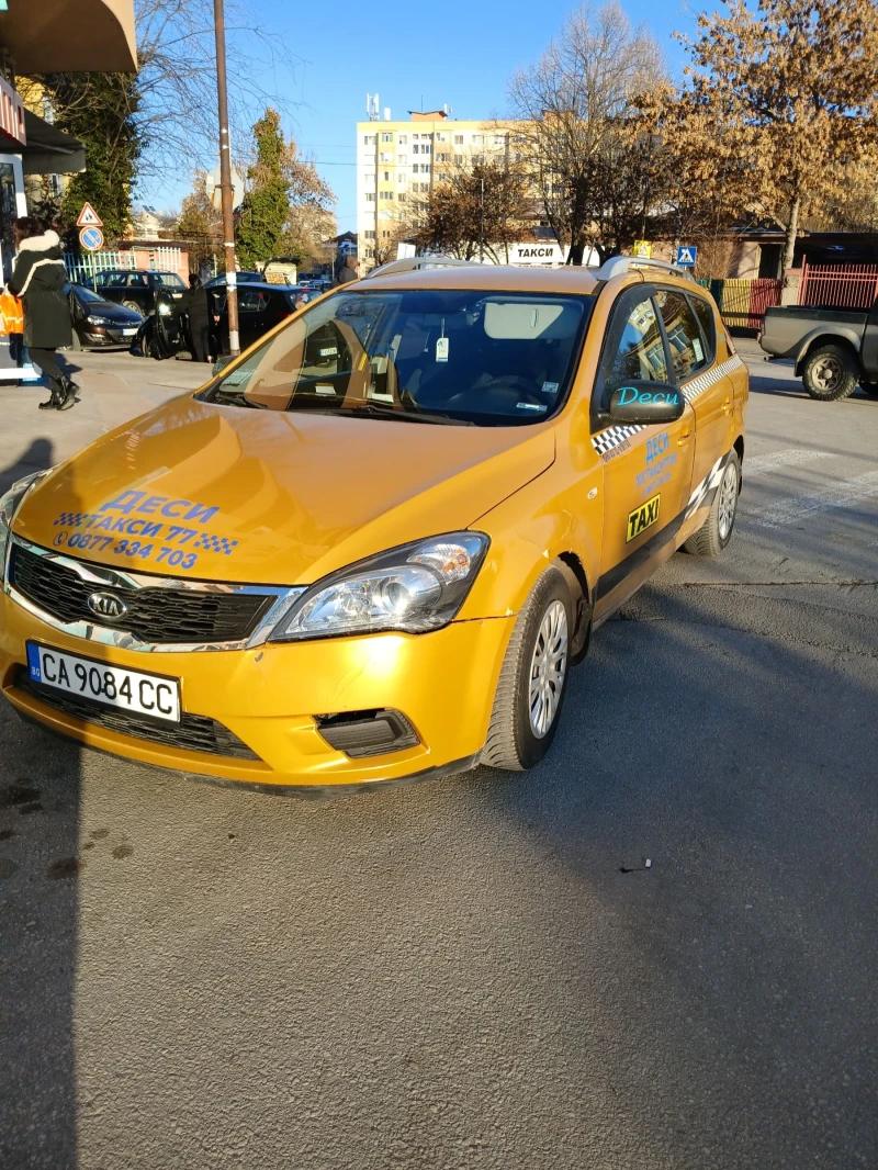 Kia Ceed Комби, снимка 7 - Автомобили и джипове - 48698993