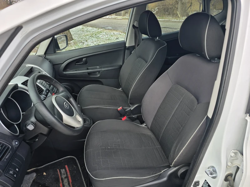 Kia Venga 1.4, снимка 12 - Автомобили и джипове - 49193419