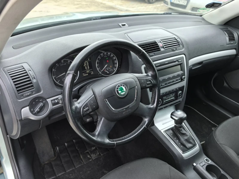 Skoda Octavia II 1.8 TFSI (160 кс) facelift автомат 7 ск. кутия, снимка 6 - Автомобили и джипове - 49600913