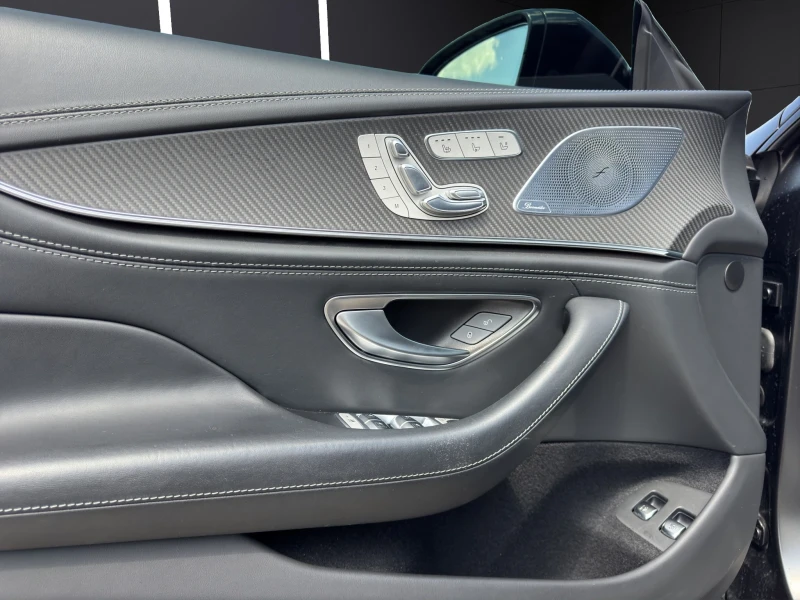 Mercedes-Benz AMG GT 63 S E-PERF* CERAMIC* CARBON* HEAD UP* BURM* PANO*, снимка 8 - Автомобили и джипове - 51431090