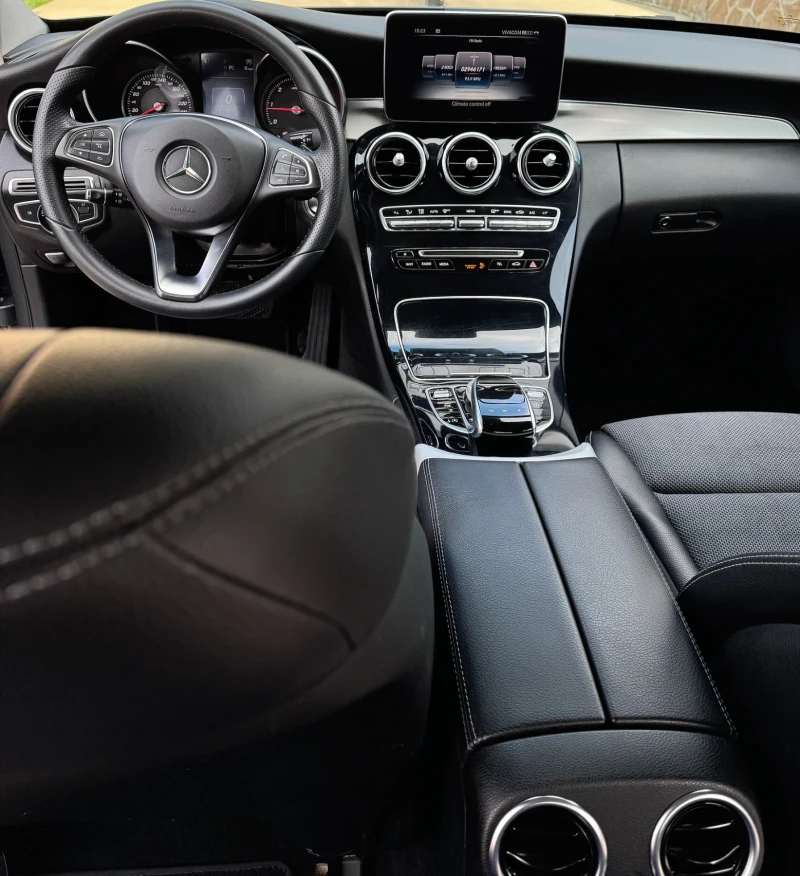 Mercedes-Benz C 220 d / AMG PACKET , снимка 11 - Автомобили и джипове - 52173290