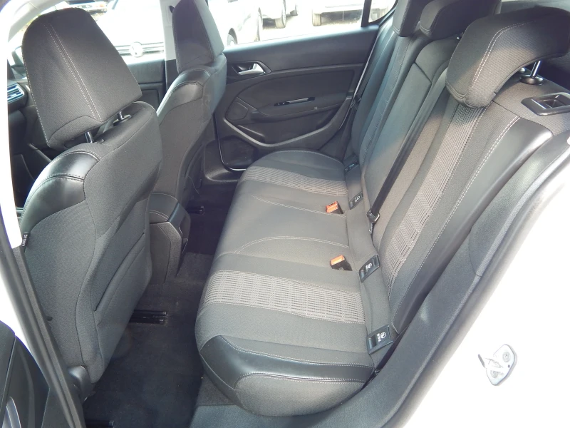 Peugeot 308 1.6HDI* ПЕРФЕКТНА* , снимка 17 - Автомобили и джипове - 51450546