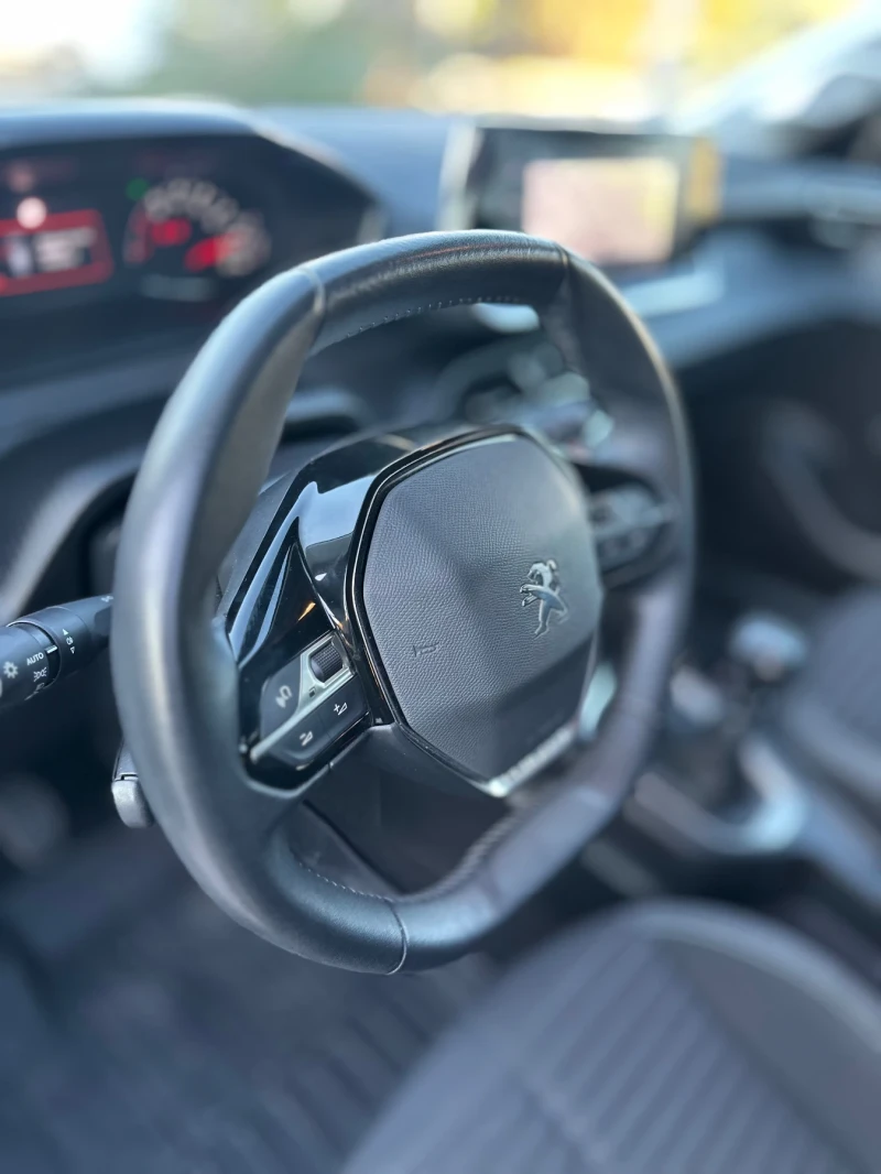 Peugeot 208 1.2i 2021 44хил. Км !!!!, снимка 8 - Автомобили и джипове - 52142767