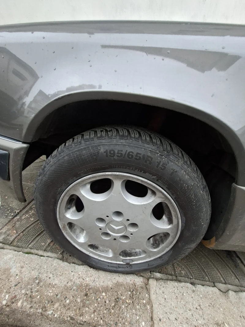 Mercedes-Benz 124, снимка 10 - Автомобили и джипове - 52596985