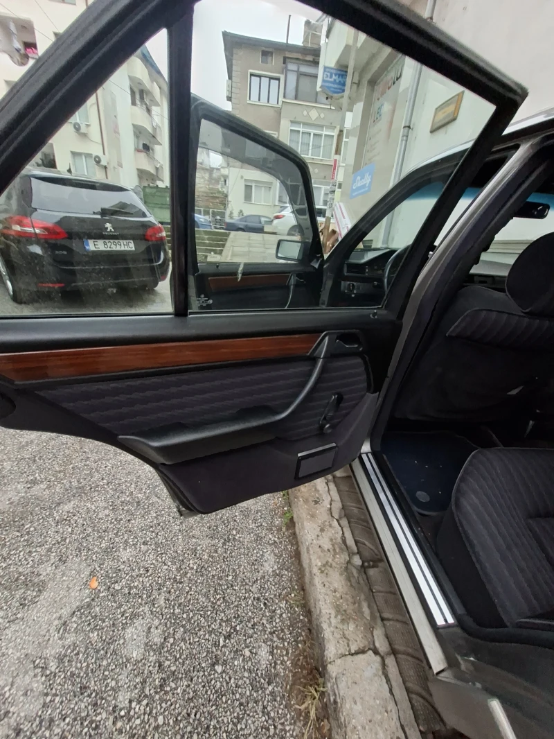 Mercedes-Benz 124, снимка 7 - Автомобили и джипове - 52596985