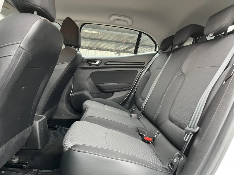Renault Megane 1.5 dCi 115 к.с 6M/T, снимка 10 - Автомобили и джипове - 52671513