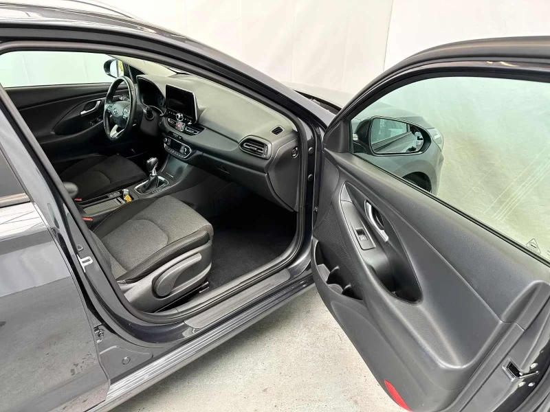 Hyundai I30 1.6 Diesel Facelift Комби 2021г. Германия , снимка 12 - Автомобили и джипове - 53129181