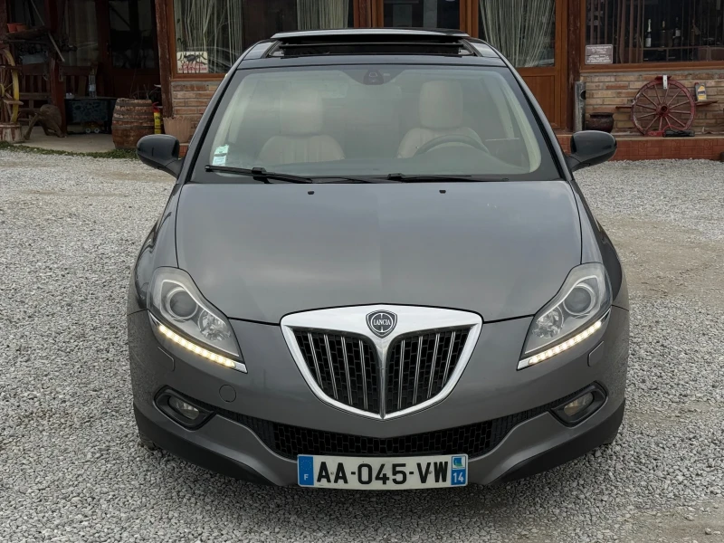 Lancia Delta 1.6 Jtd Панорама Кожа Нави, снимка 5 - Автомобили и джипове - 53507982