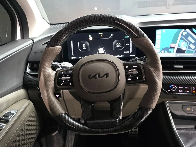 Kia Carnival 1.6 Automatic, снимка 12 - Автомобили и джипове - 55848273