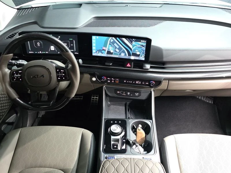 Kia Carnival 1.6 Automatic, снимка 6 - Автомобили и джипове - 55848273