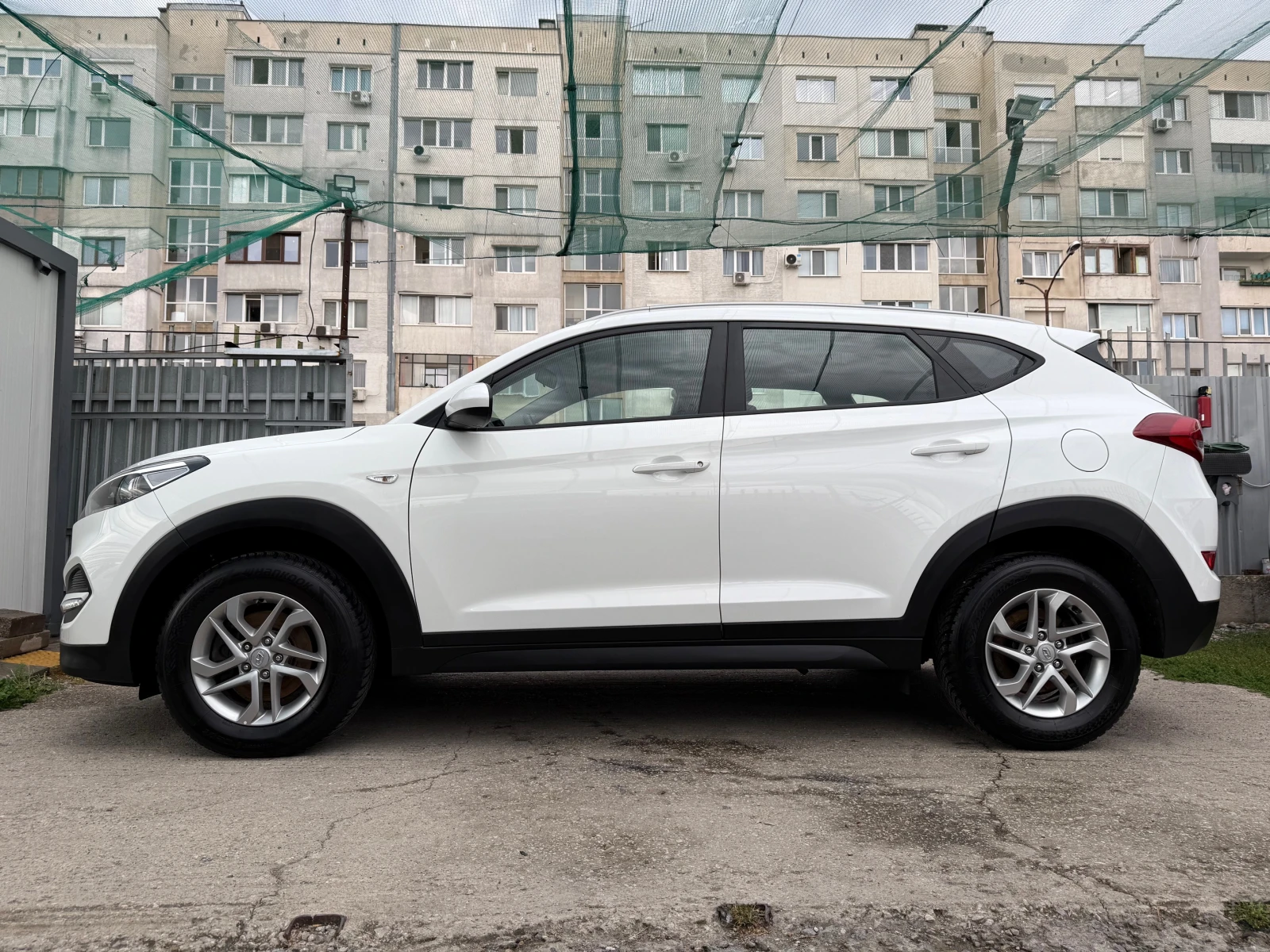 Hyundai Tucson 1.6* БЕНЗИН* РЪЧНИ* СКОРОСТИ* 2WD* * *  - изображение 3