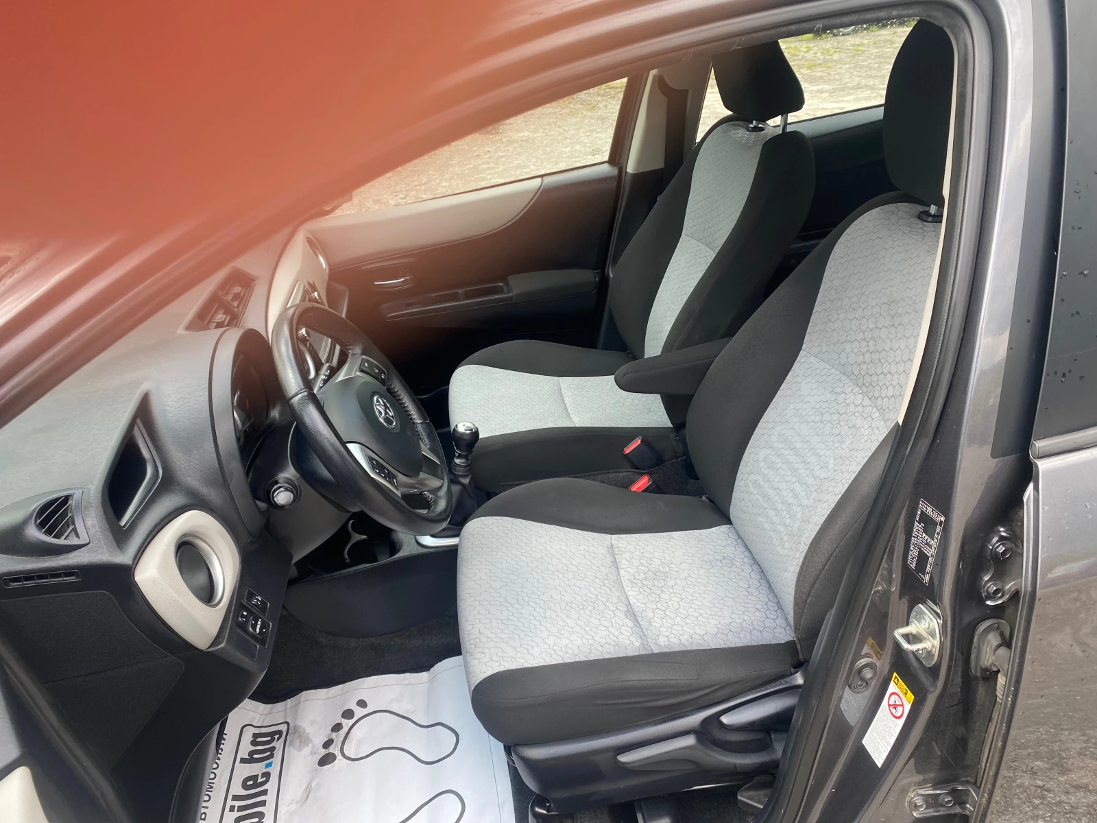 Toyota Yaris 1.3 Швейцария - изображение 8