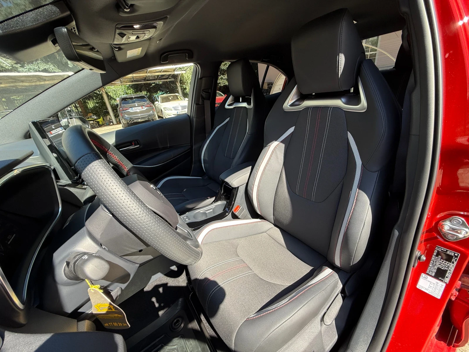 Toyota Corolla Hybrid GR /LED/Гаранция - изображение 10