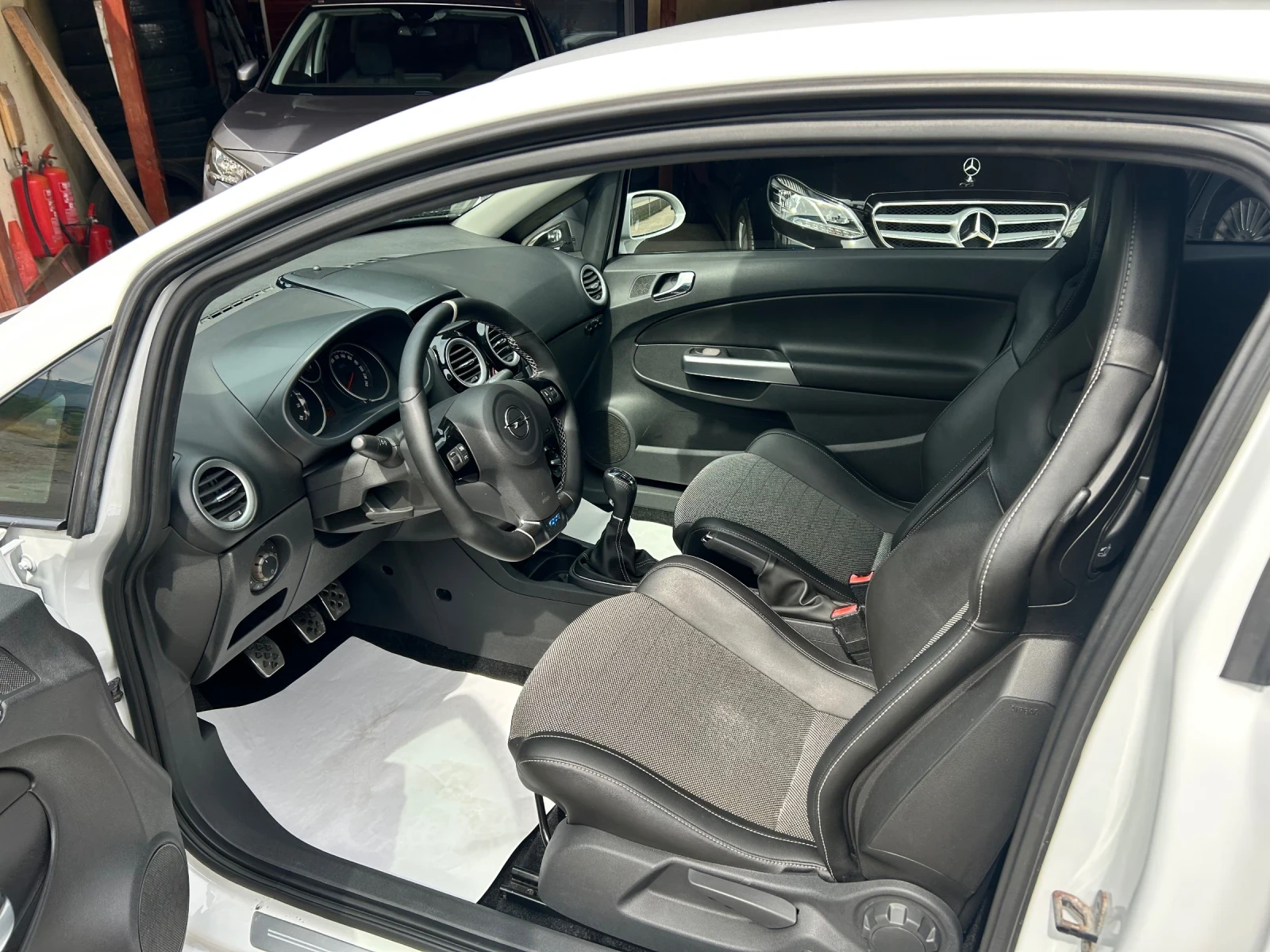 Opel Corsa OPC 192к.с.  150000км - изображение 2