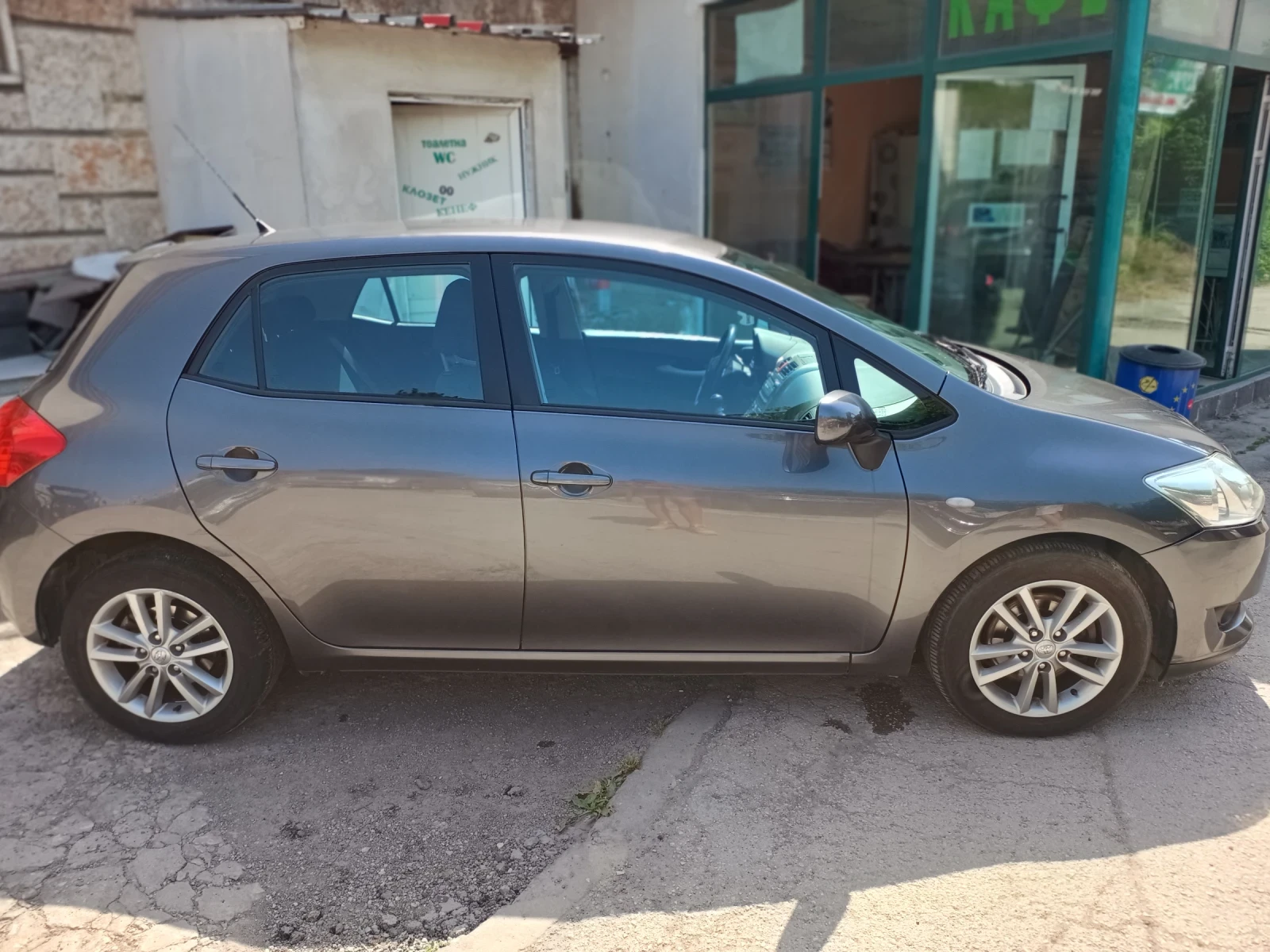Toyota Auris 2.0 d4d - изображение 3