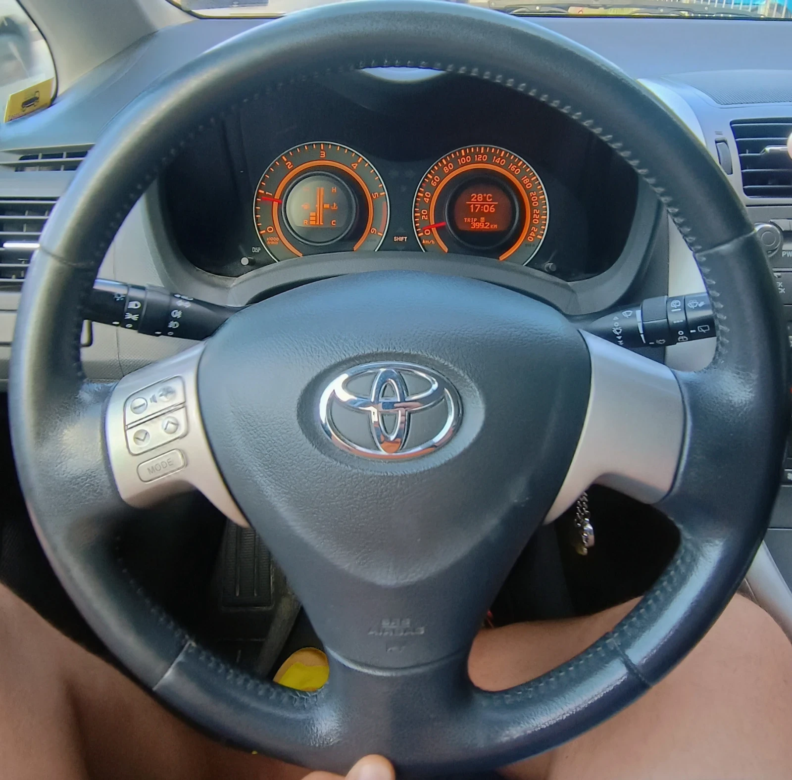 Toyota Auris 2.0 d4d - изображение 5