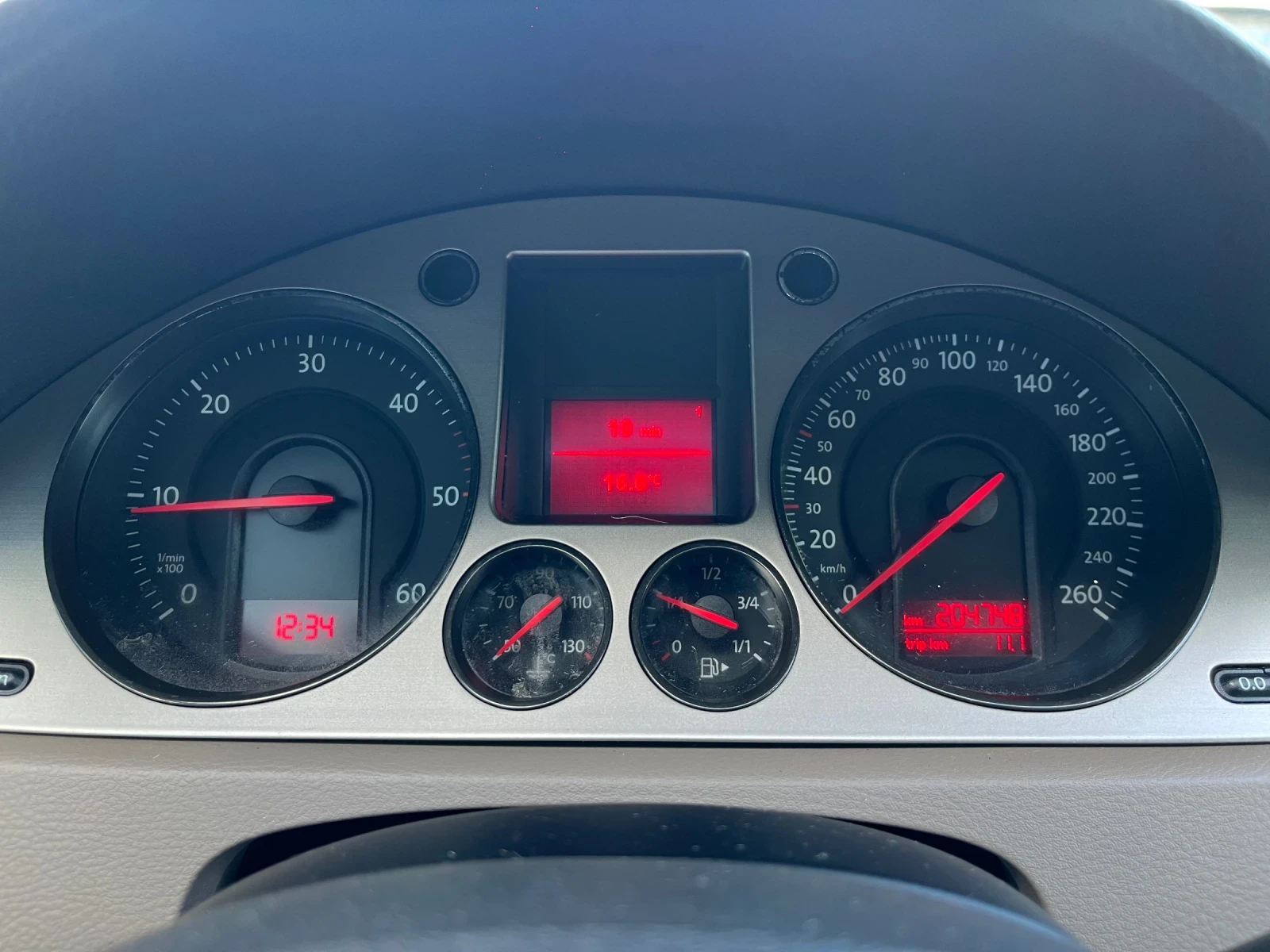 VW Passat 2.0tdi 6 скорости - изображение 10