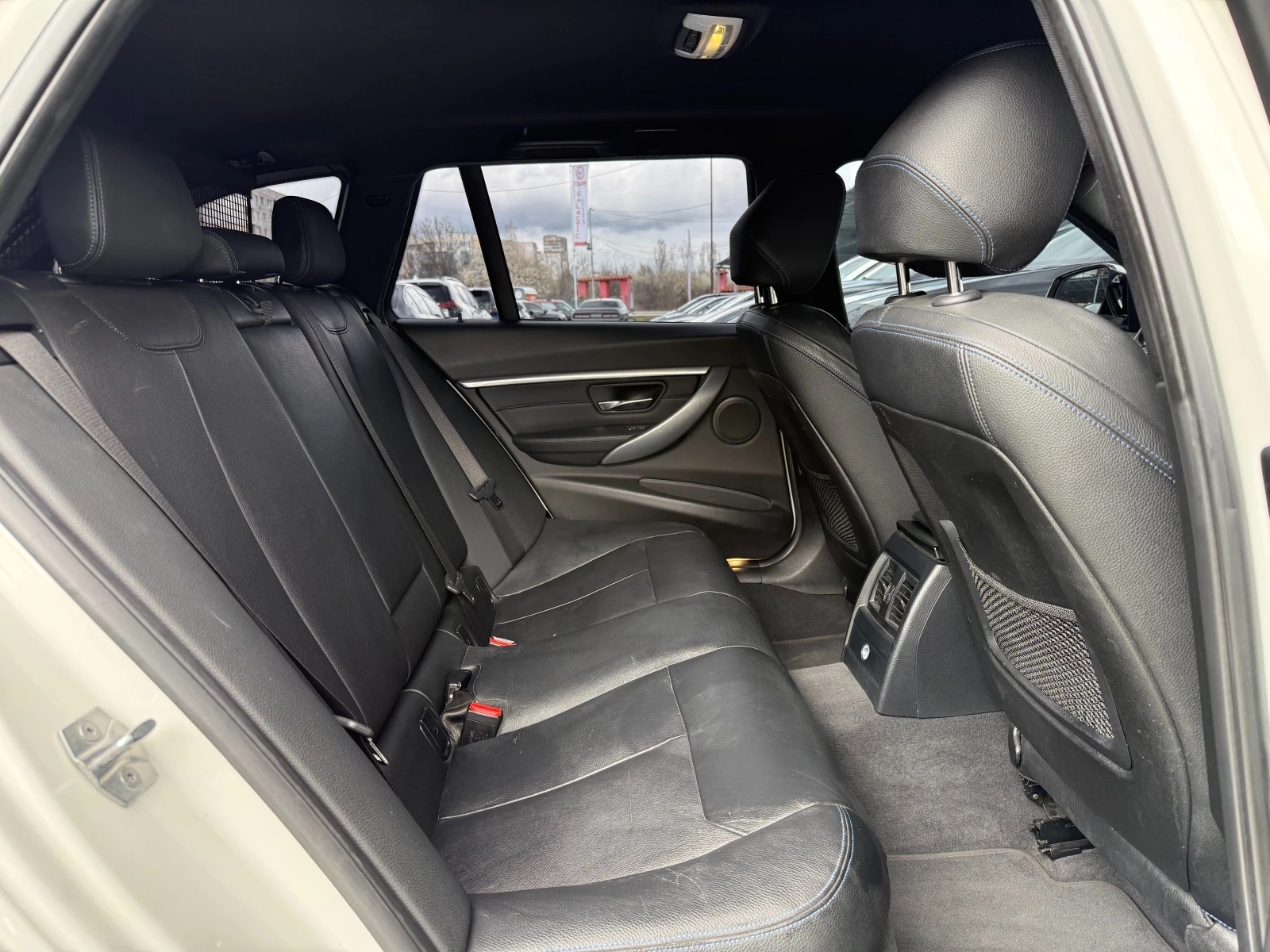 BMW 320 M-PACK, XDRIVE, снимка 10 - Автомобили и джипове - 52331626