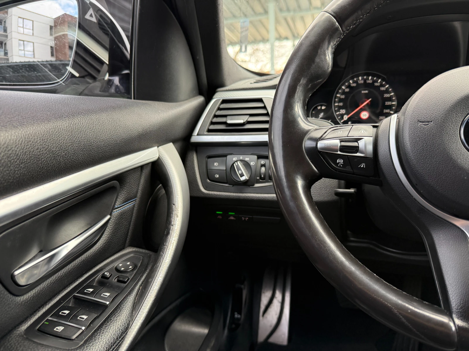 BMW 320 M-PACK, XDRIVE, снимка 16 - Автомобили и джипове - 52331626