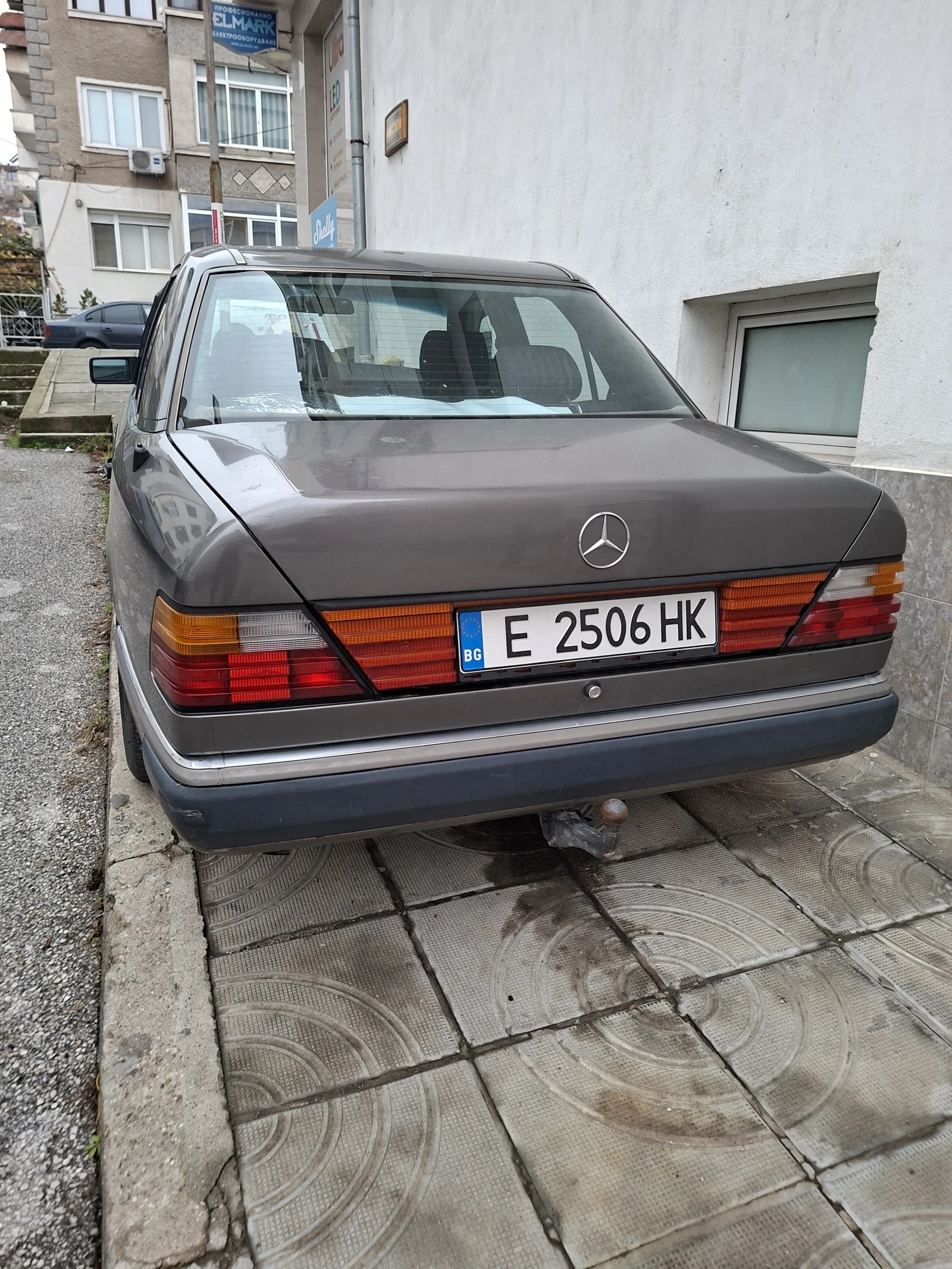 Mercedes-Benz 124  - изображение 2