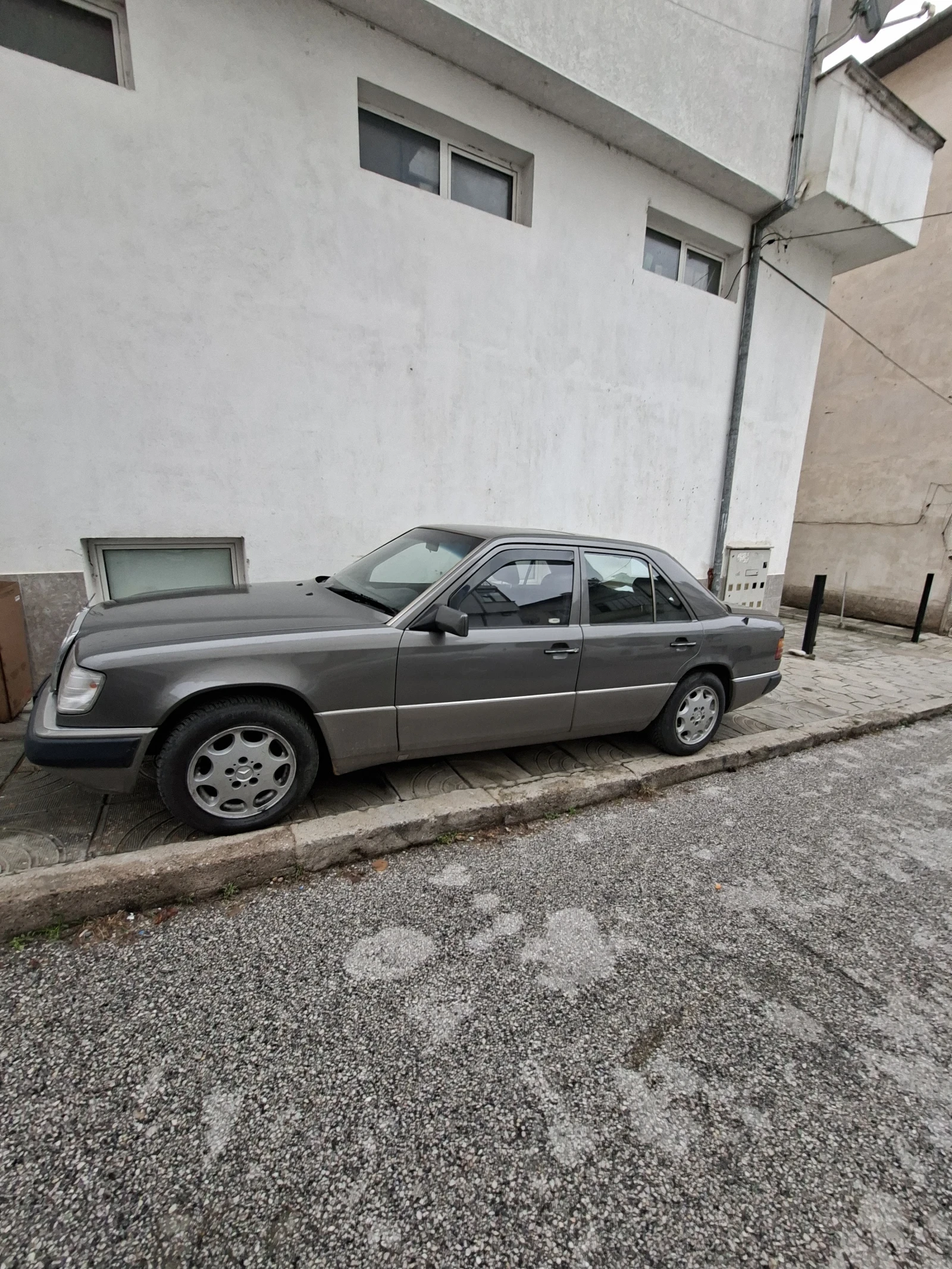 Mercedes-Benz 124  - изображение 3