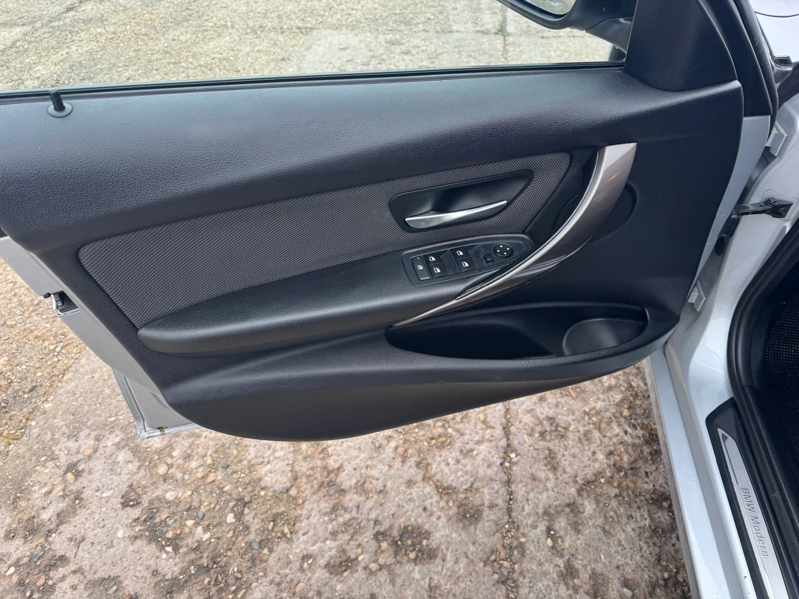 BMW 320 2000-184 x drive нави кожа - изображение 9