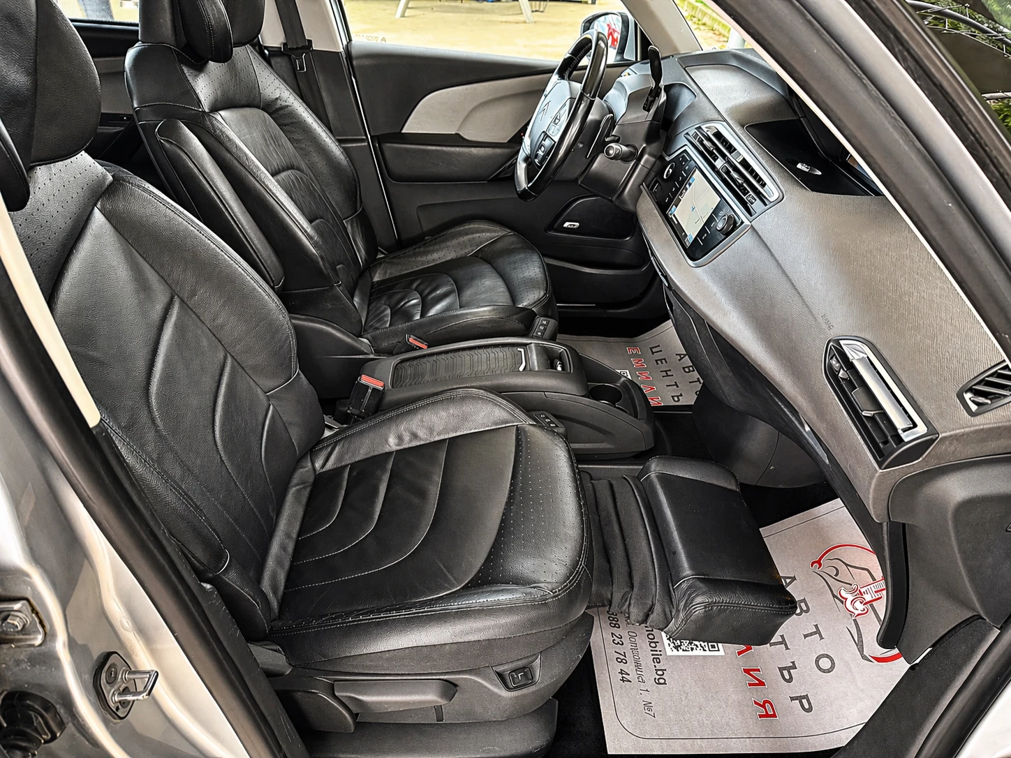 Citroen Grand C4 Picasso 2.0 HDI Exclusive, снимка 10 - Автомобили и джипове - 54375415