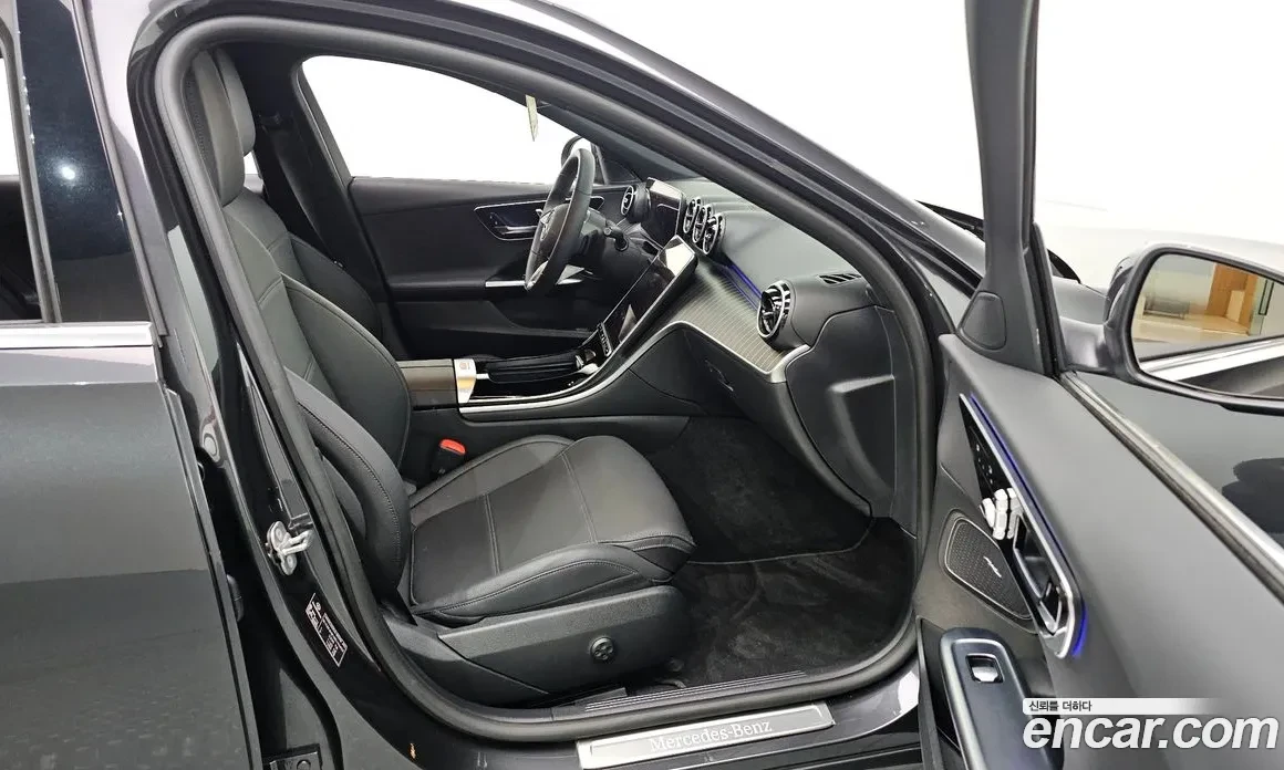 Mercedes-Benz C 300 * 4x4 * DISTRONIC * BURMASTER * ОБДУХВАНЕ * 360, снимка 17 - Автомобили и джипове - 54457224