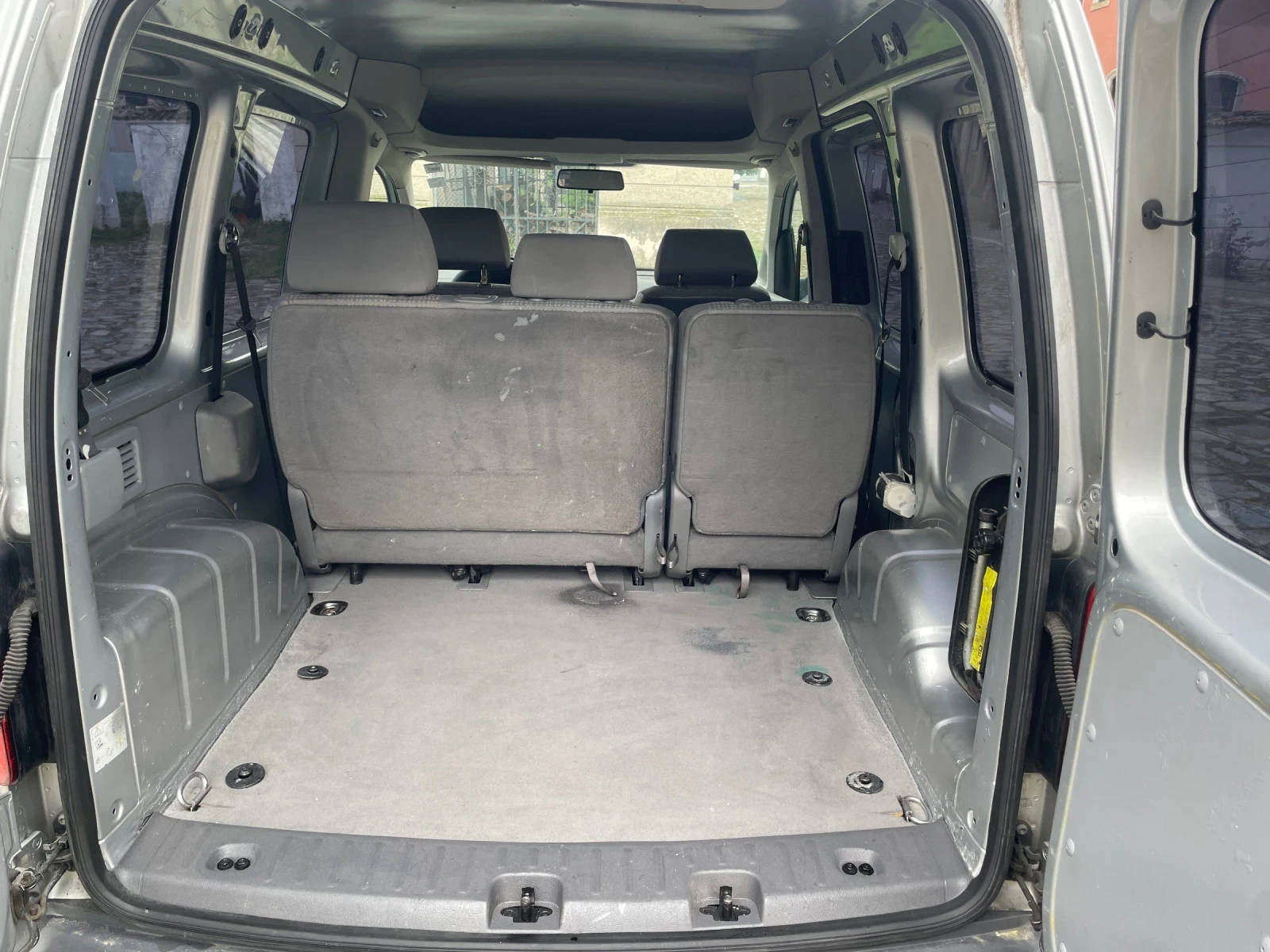 VW Caddy 1.9TDI 105ks 6+ 1 КЛИМАТИК, снимка 14 - Автомобили и джипове - 54568158