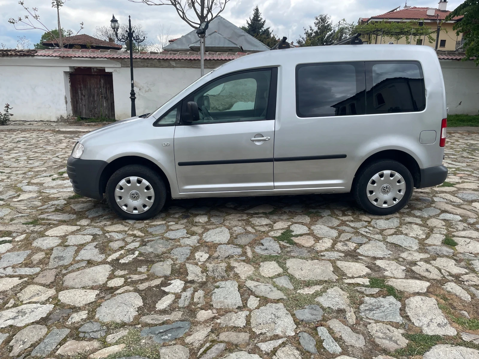 VW Caddy 1.9TDI 105ks 6+ 1 КЛИМАТИК, снимка 2 - Автомобили и джипове - 54568158
