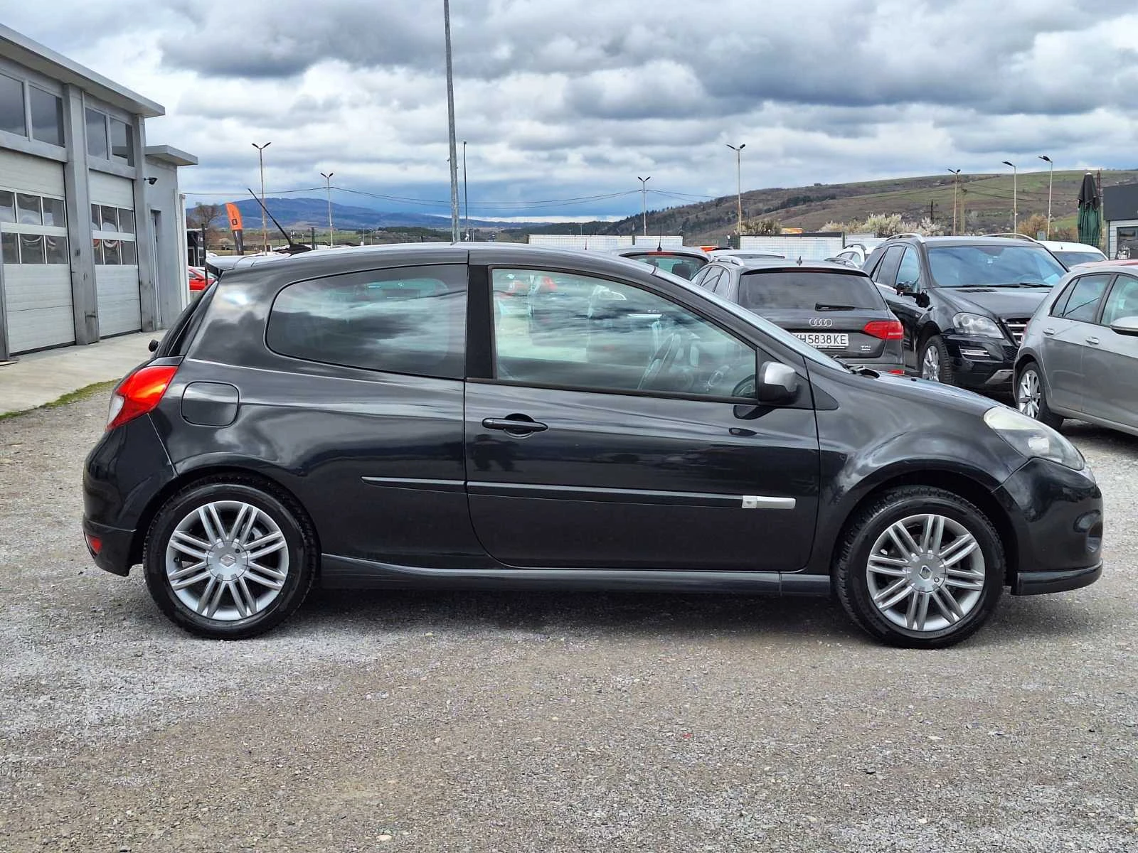 Renault Clio 1.6I-128кс, снимка 6 - Автомобили и джипове - 55125293