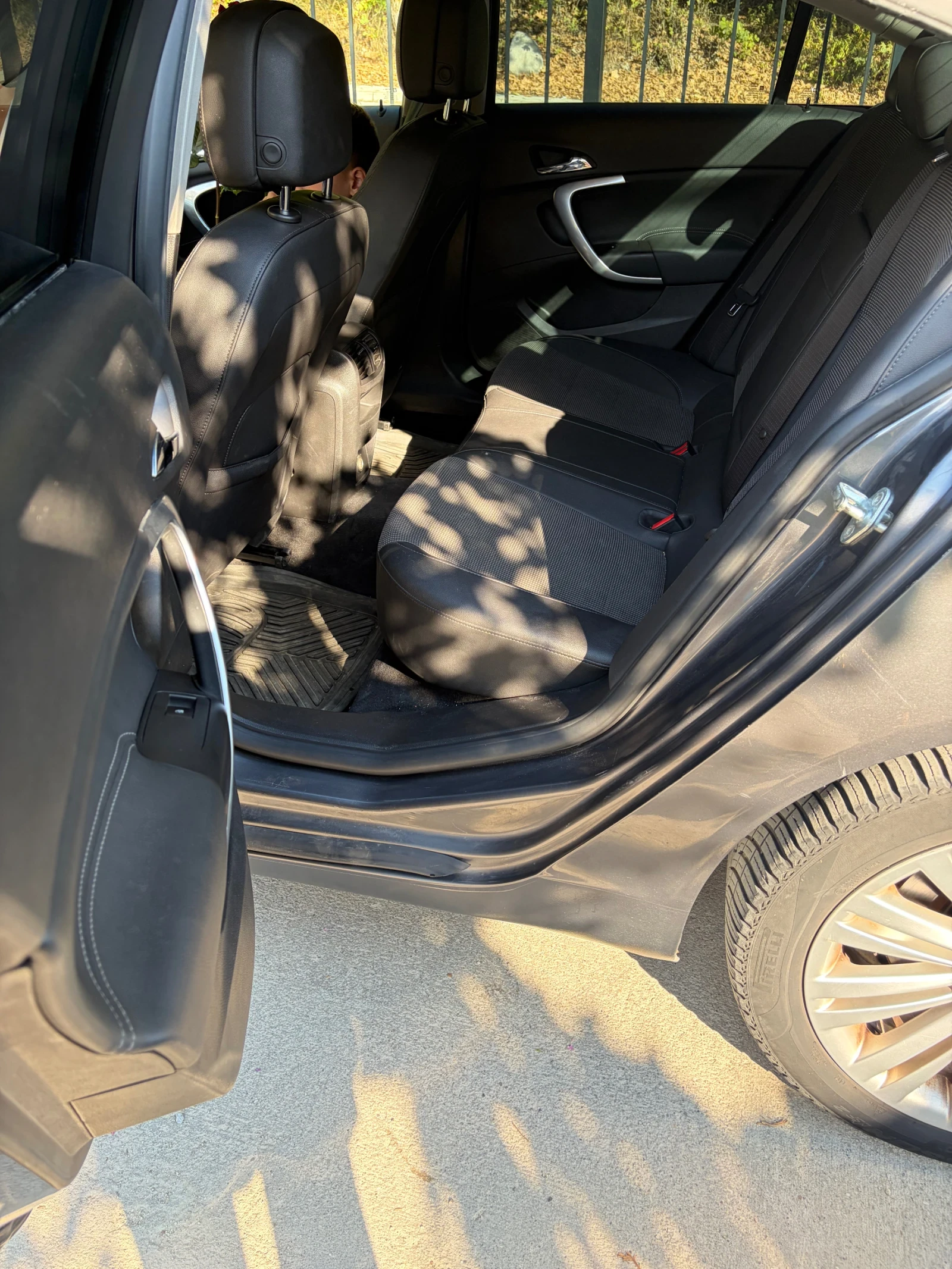 Opel Insignia, снимка 10 - Автомобили и джипове - 56034829