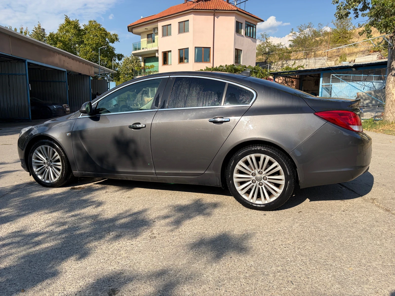 Opel Insignia, снимка 2 - Автомобили и джипове - 56034829