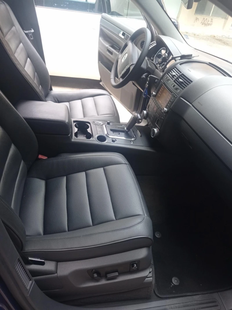 VW Touareg, снимка 6 - Автомобили и джипове - 49279218