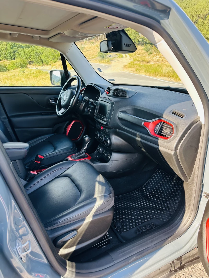 Jeep Renegade TRAILHAWK, снимка 9 - Автомобили и джипове - 52479499