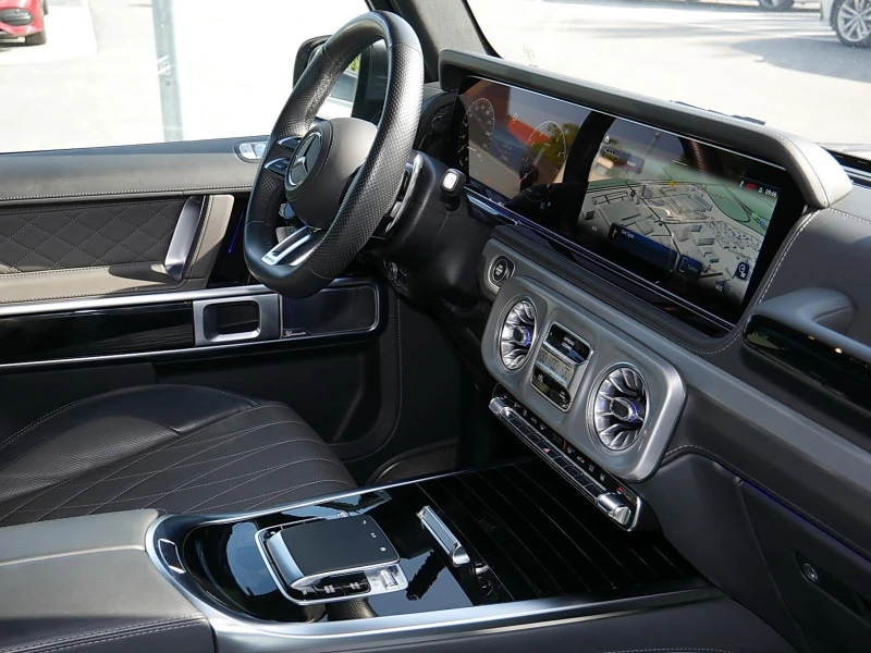 Mercedes-Benz G 63 AMG /FACELIFT/SUPERIOR/BURM/TV/360/KEYLESS/DISTRONIC/, снимка 11 - Автомобили и джипове - 51960367