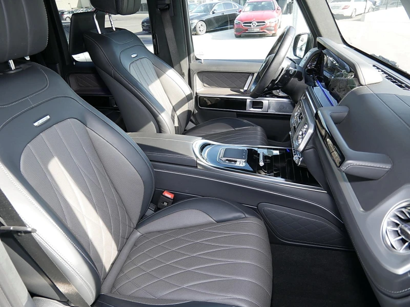 Mercedes-Benz G 63 AMG /FACELIFT/SUPERIOR/BURM/TV/360/KEYLESS/DISTRONIC/, снимка 12 - Автомобили и джипове - 51960367