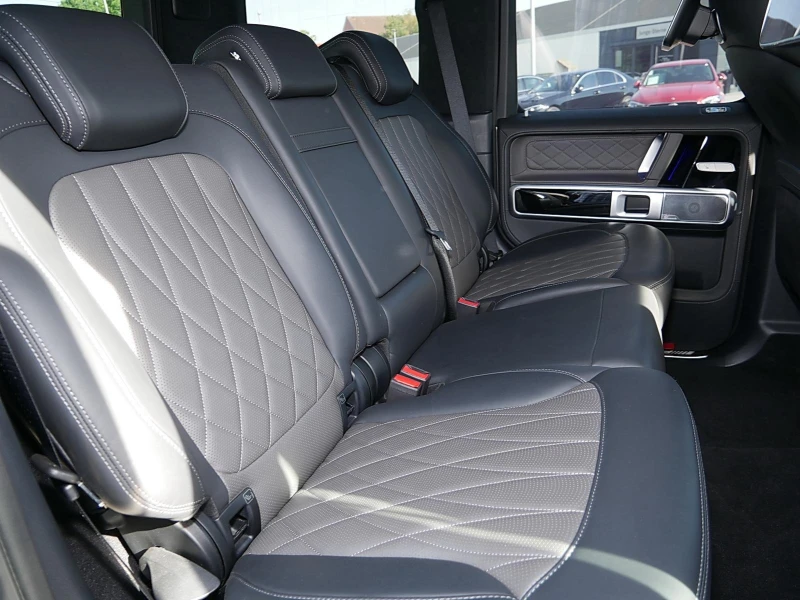 Mercedes-Benz G 63 AMG /FACELIFT/SUPERIOR/BURM/TV/360/KEYLESS/DISTRONIC/, снимка 14 - Автомобили и джипове - 51960367