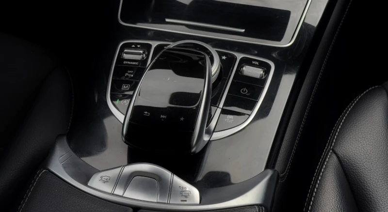 Mercedes-Benz GLC 250 d AMG 4x4 OFFROAD 9G PANORAMA ПОДГРЕВ KeyLess, снимка 13 - Автомобили и джипове - 52369333