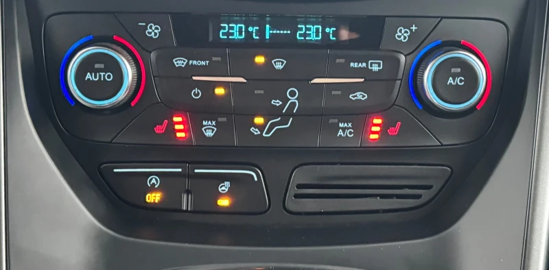 Ford Kuga 1.5TURBO/ECOBOOST/NAVI/EURO6b, снимка 13 - Автомобили и джипове - 52477334