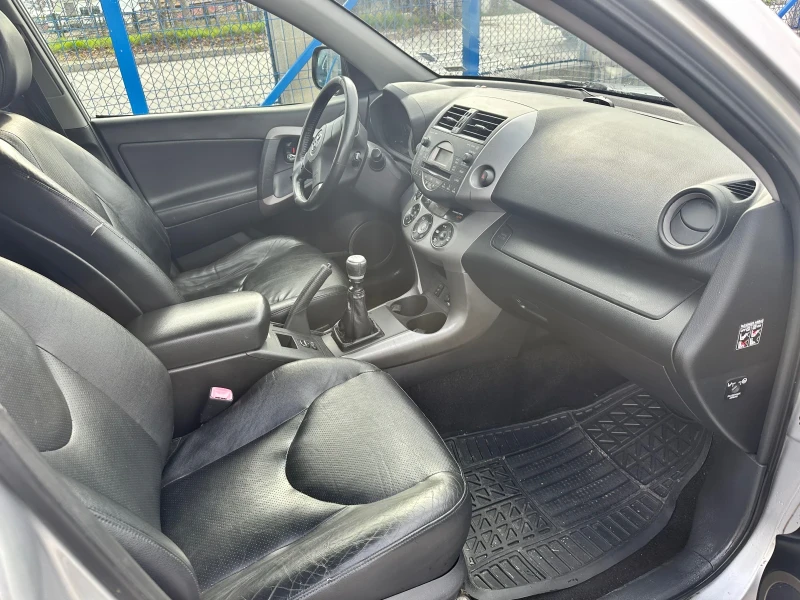 Toyota Rav4 2.2 D-Cat, снимка 9 - Автомобили и джипове - 53031591