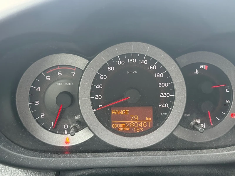 Toyota Rav4 2.2 D-Cat, снимка 11 - Автомобили и джипове - 53031591