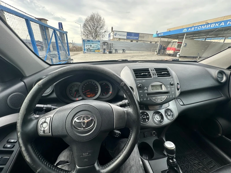 Toyota Rav4 2.2 D-Cat, снимка 10 - Автомобили и джипове - 53031591
