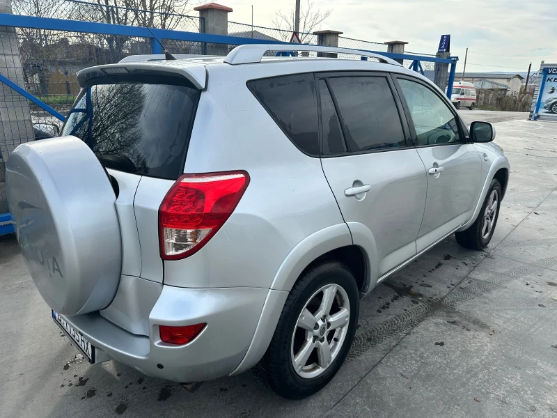 Toyota Rav4 2.2 D-Cat, снимка 2 - Автомобили и джипове - 53031591