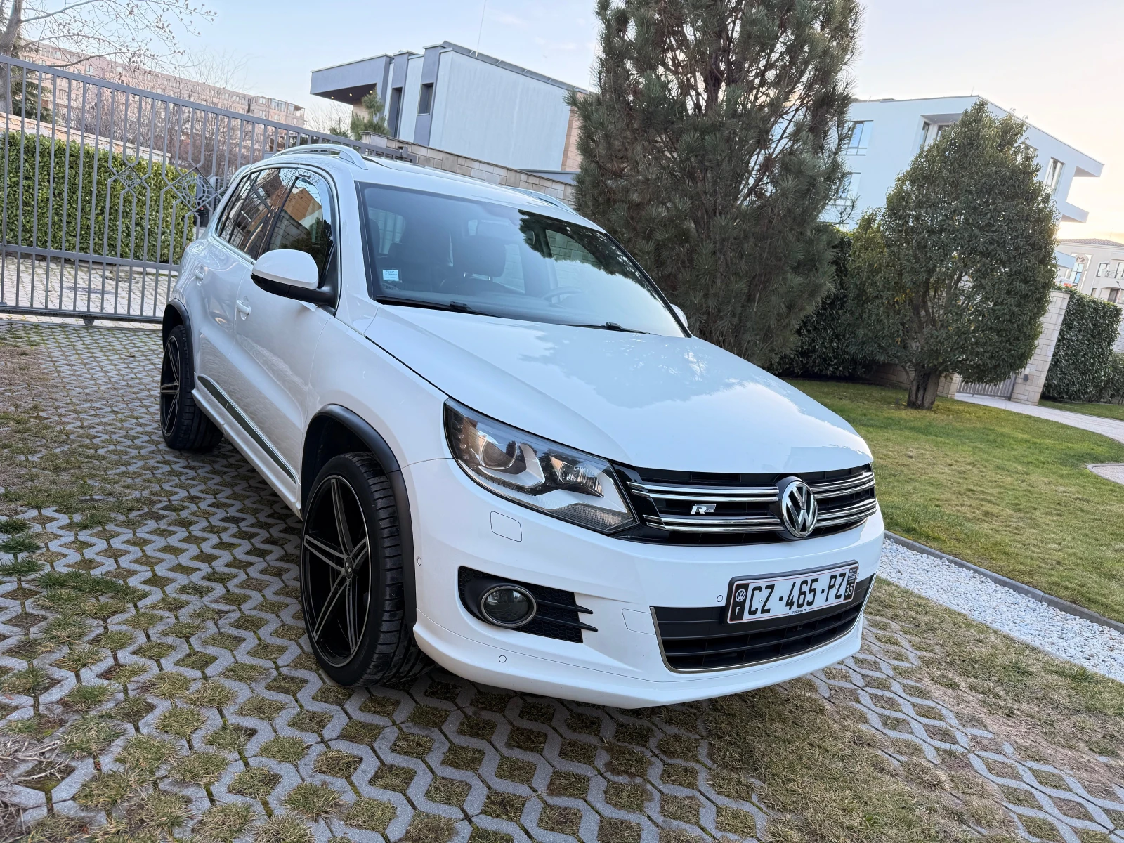 VW Tiguan 2.0TDI* R-LINE* EXCLUSIVE* 4 MOTION | Mobile.bg � ����������� 2