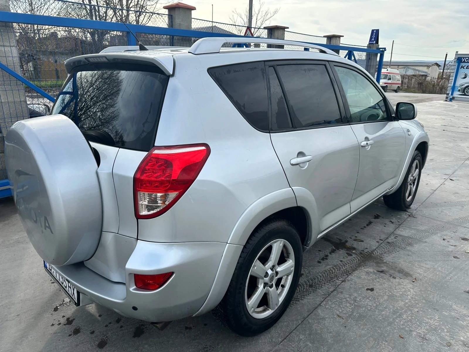 Toyota Rav4 2.2 D-Cat - изображение 2