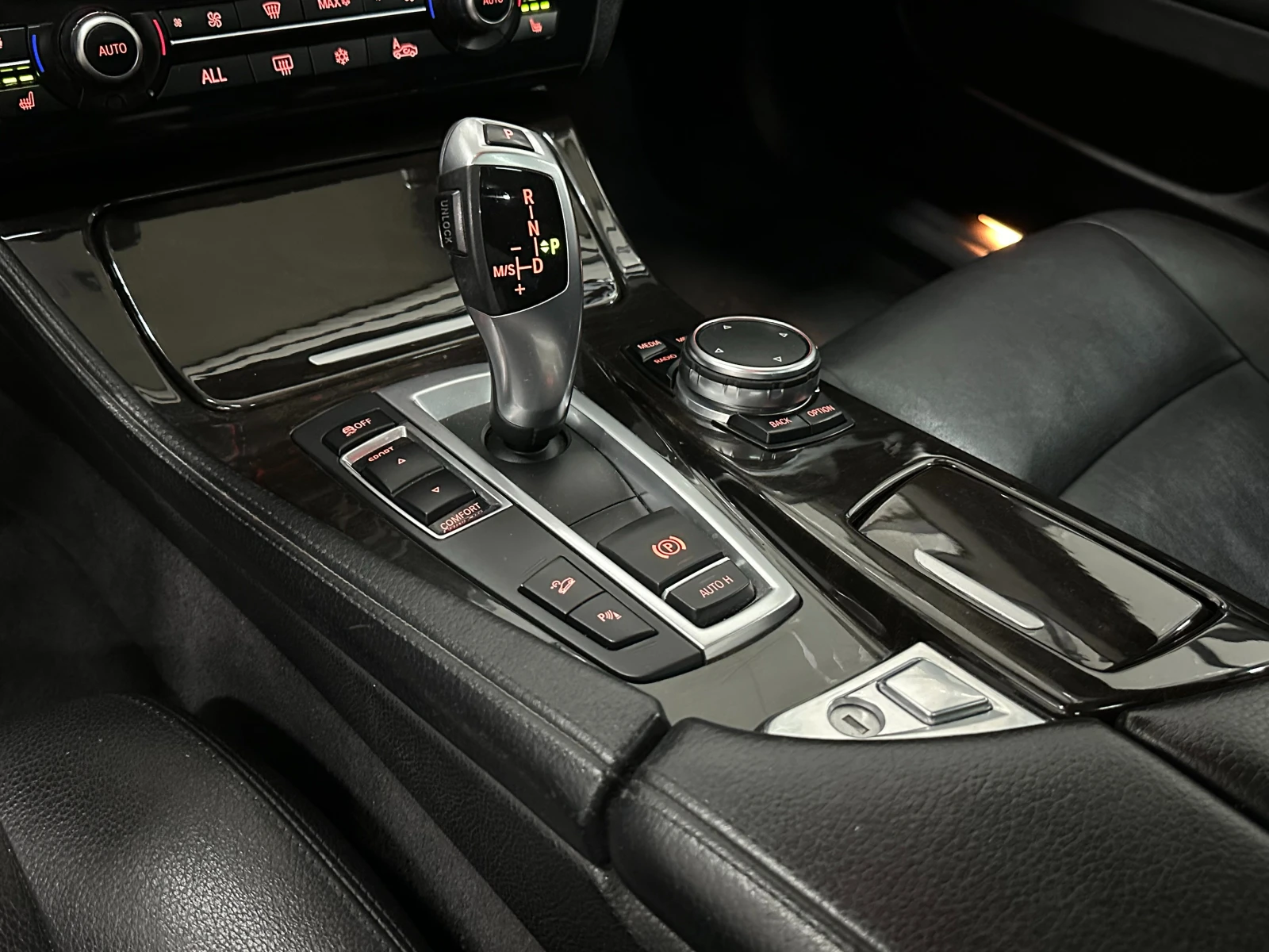 BMW 535 * XI* FACE* 144 000* HEAD UP* ПОДГРЕВ* , снимка 14 - Автомобили и джипове - 53145750