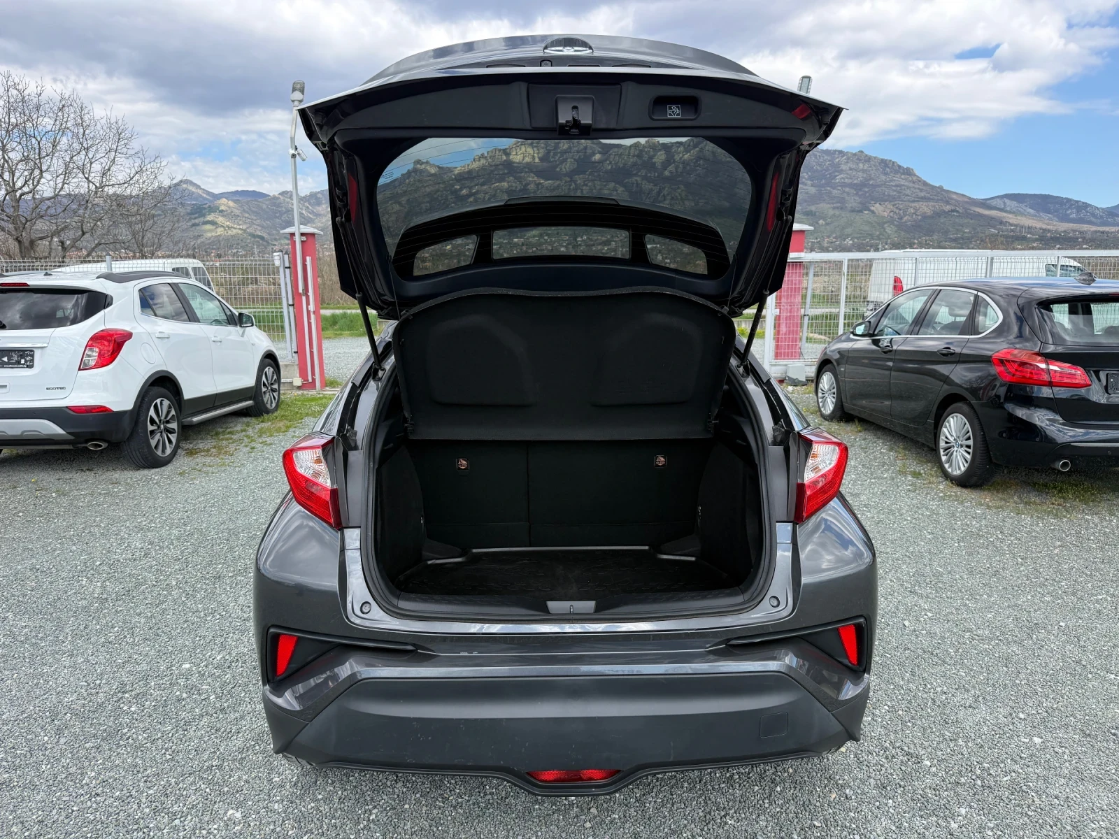 Toyota C-HR (KATO НОВА)^(ХИБРИД), снимка 13 - Автомобили и джипове - 54114006