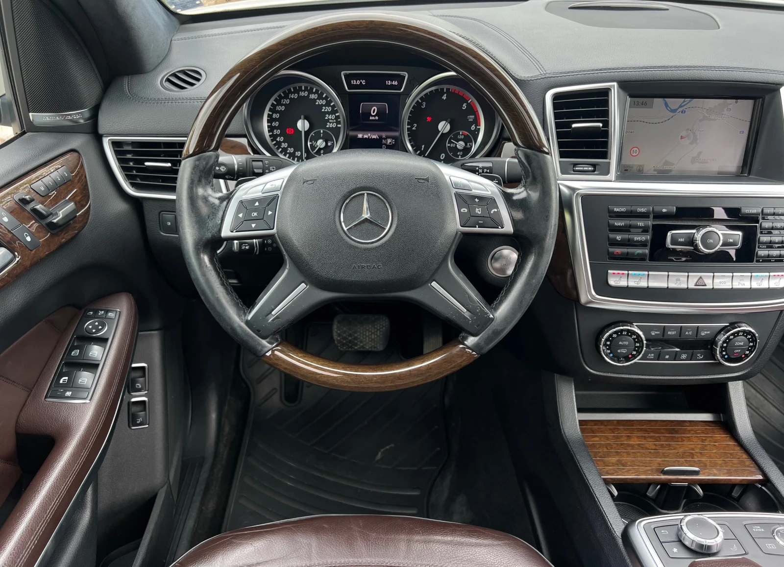 Mercedes-Benz GL 350 AMG/4MATIC/PANORAMA/6+ 1/FULL/MAX/UNIKAT, снимка 14 - Автомобили и джипове - 54527189