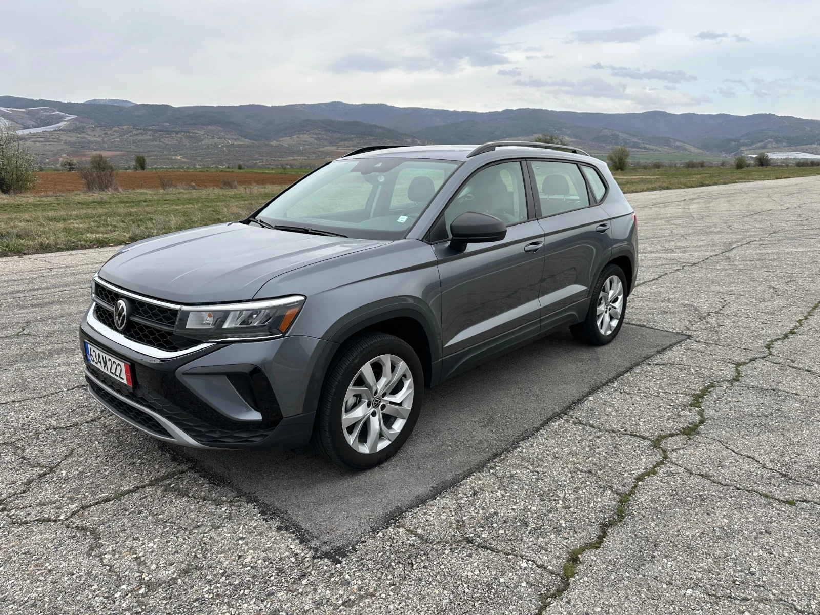 VW Tiguan TAOS 1.5 T, снимка 13 - Автомобили и джипове - 54552855